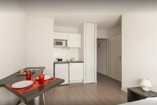 "NANTES CAMPUS". 5,9 %