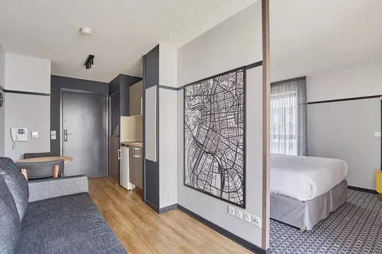 "LYON CONFLUENCE". 4,8 %