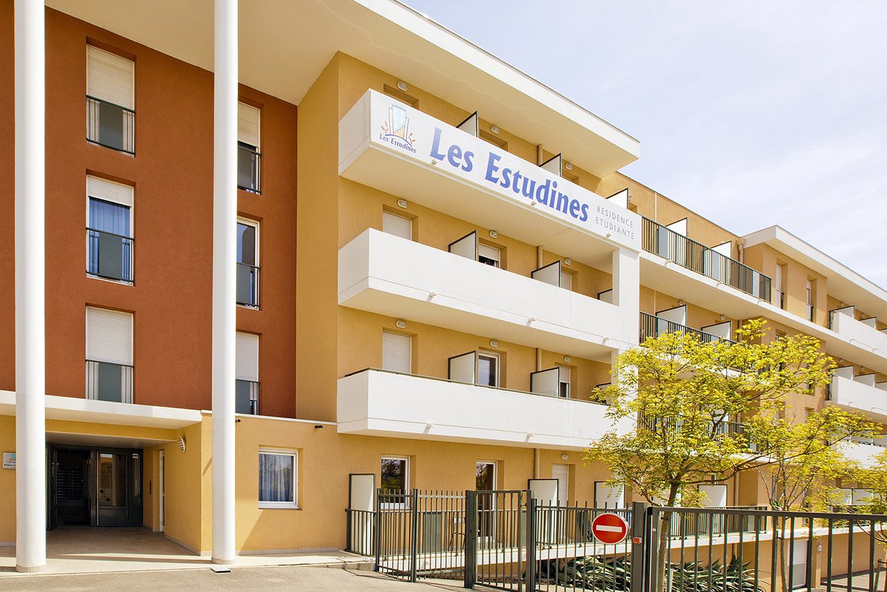 "LES ESTUDINES DE PROVENCE". 5,3 %